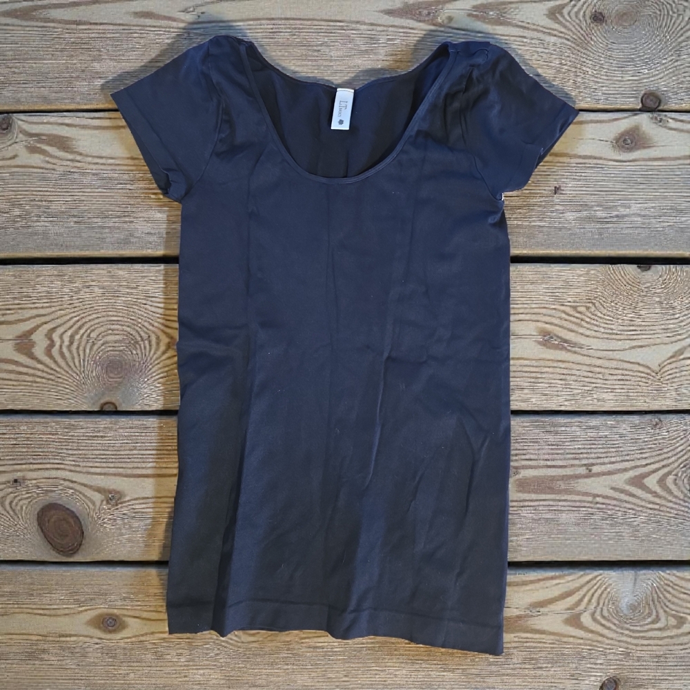 Lizard Thicket Women's Charcoal Short Sleeve Tee